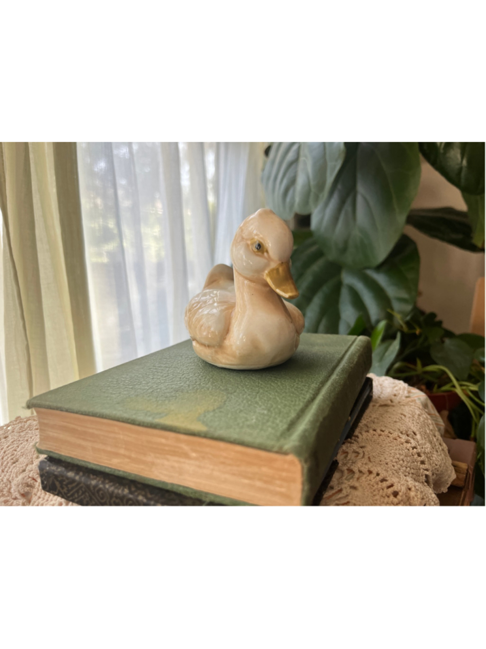 Vintage Beige & Gold Ceramic Duck Figurine - 4.5" Textured Sitting Duck - Picture 2 of 10